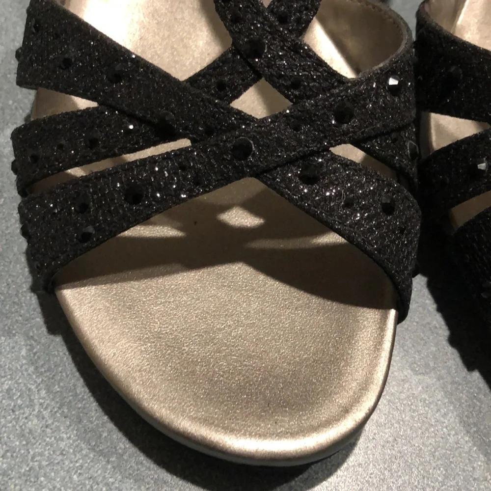 Bandolino Wedge Sandals with Sparkles 6 1/2 - Picture 3 of 16